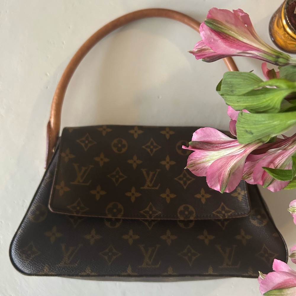 Auth Louis Vuitton Monogram Mini Looping Shoulder Bag M51147